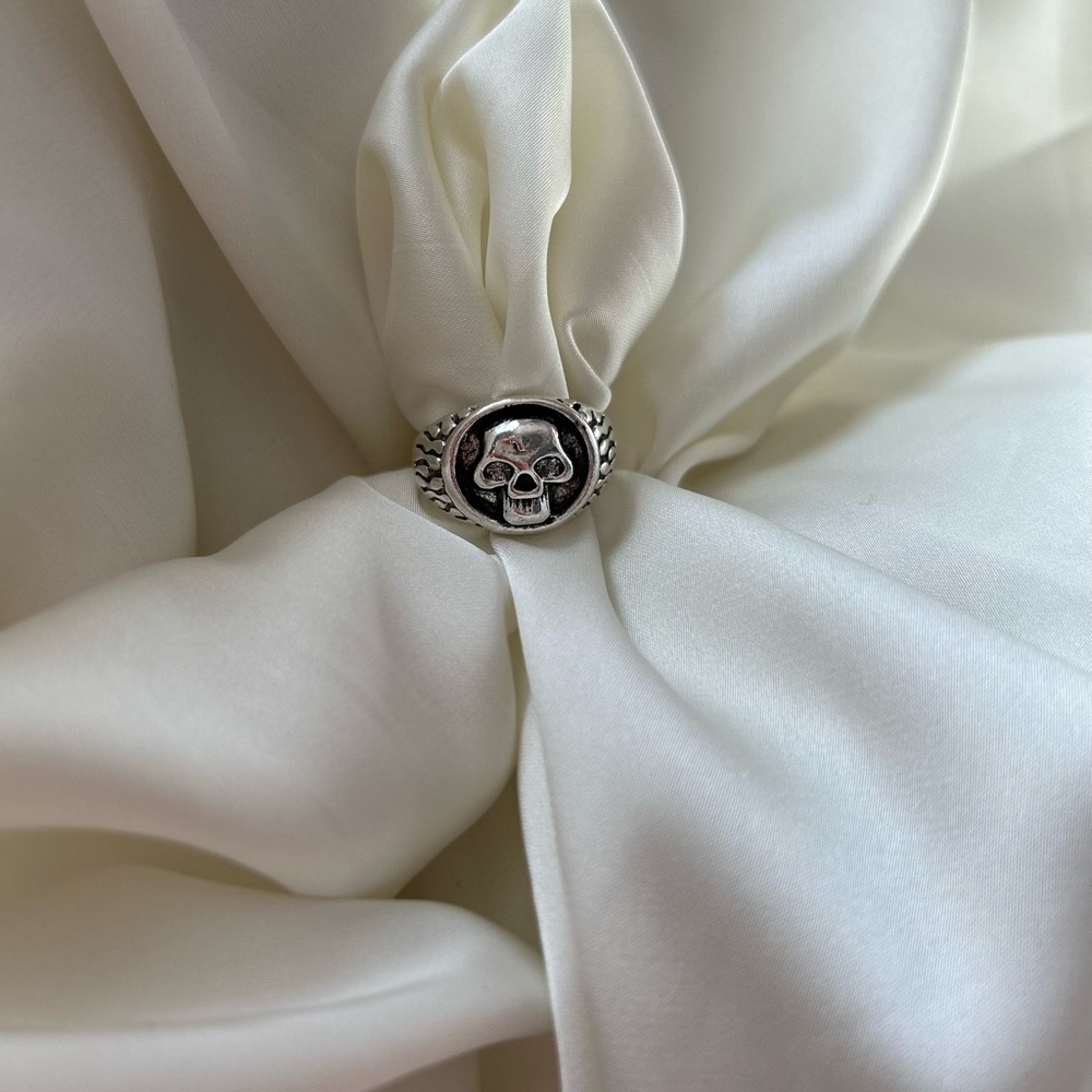 Skull Rings - Picture 9 of 16